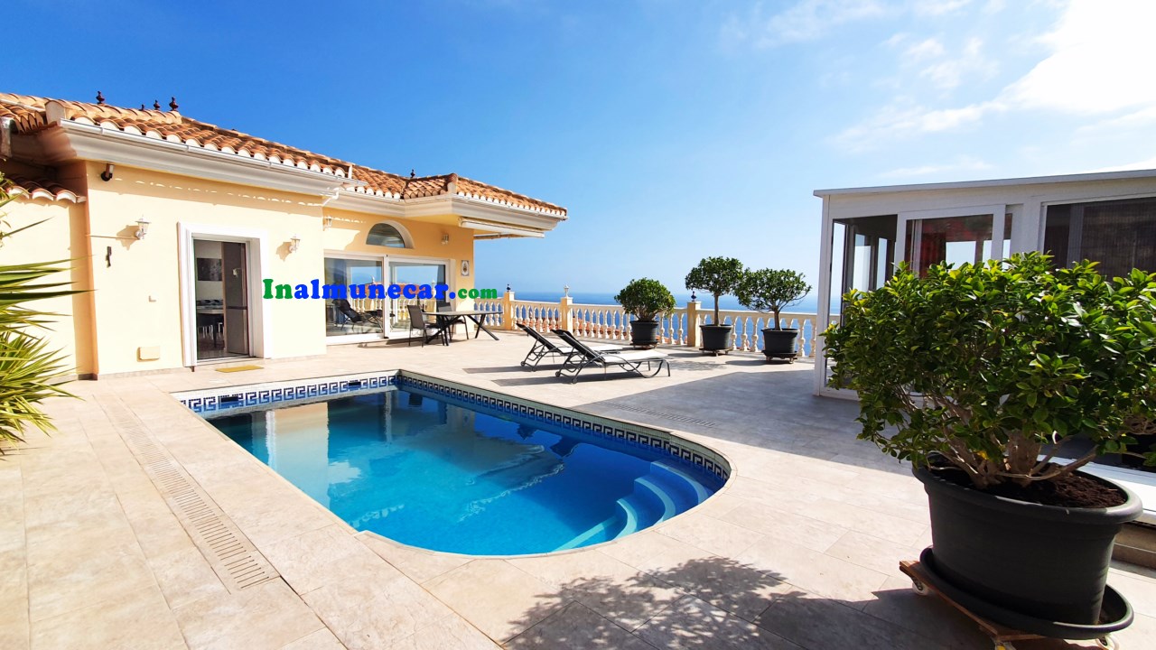 Villa en venta en Almuñecar - Urbanizacion Delta con vistas al mar Mediterraneo