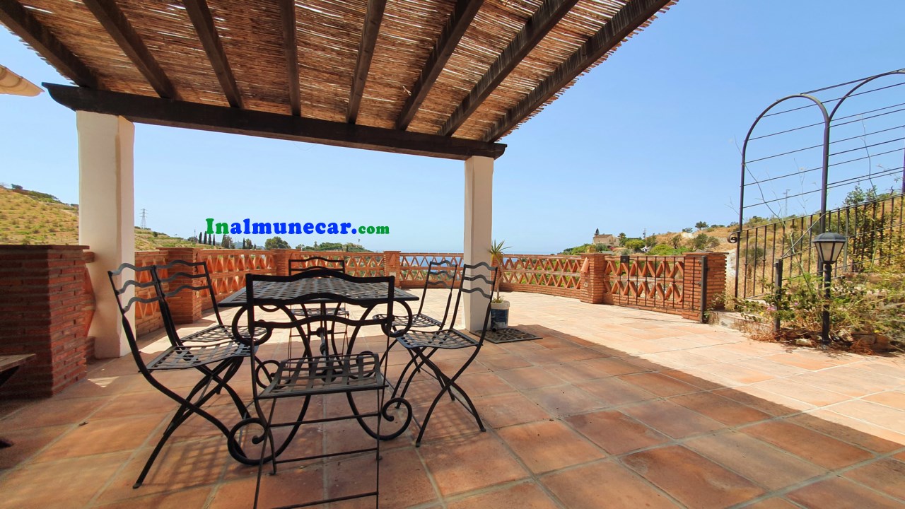 Country villa for sale located in the Bay of La Herradura, Costa Tropical, Andalusia.