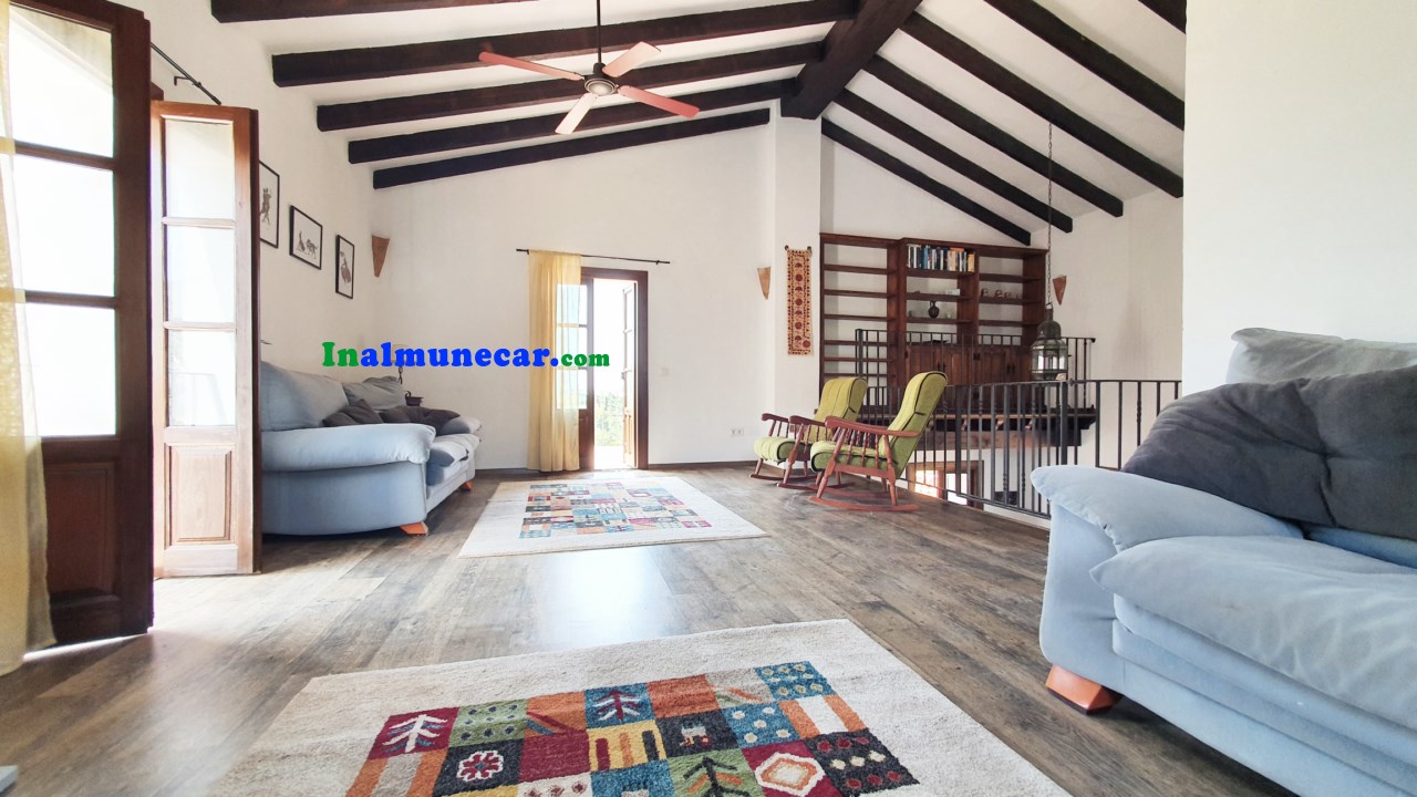 Country villa for sale located in the Bay of La Herradura, Costa Tropical, Andalusia.