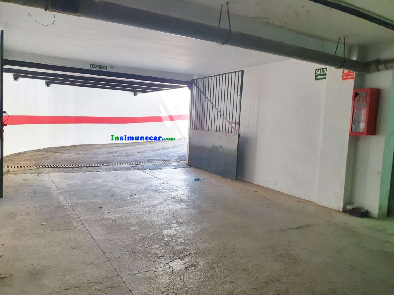 Gran piso en venta en Almuñecar con garaje cerrado.