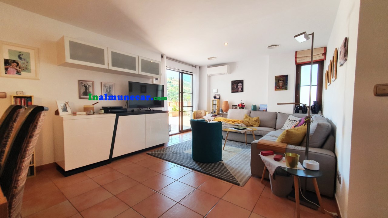 Apartment for sale in Almuñecar, with communal pool, parking space and an amazing terrace