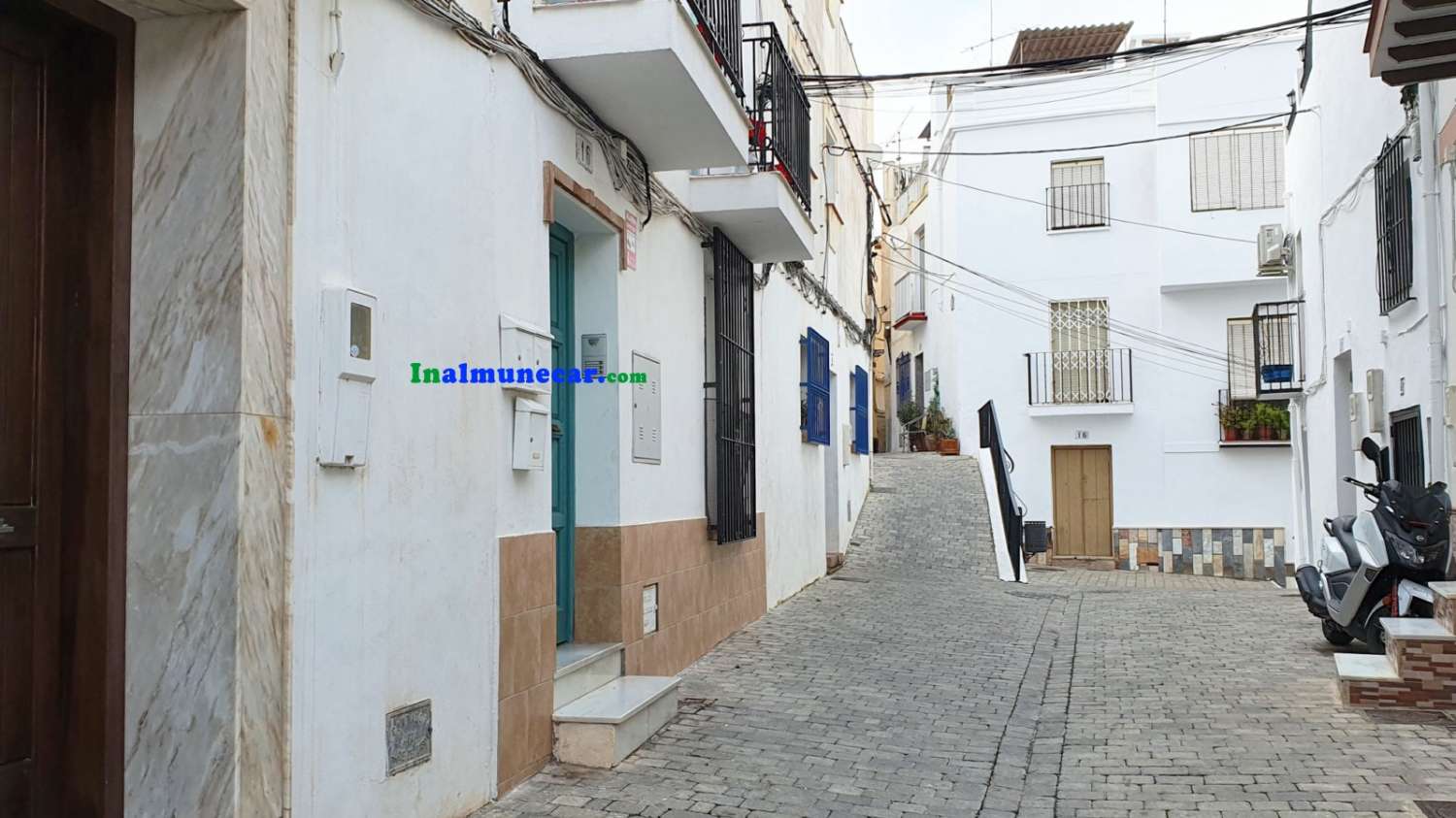 Apartment for sale in Almuñecar, central area.