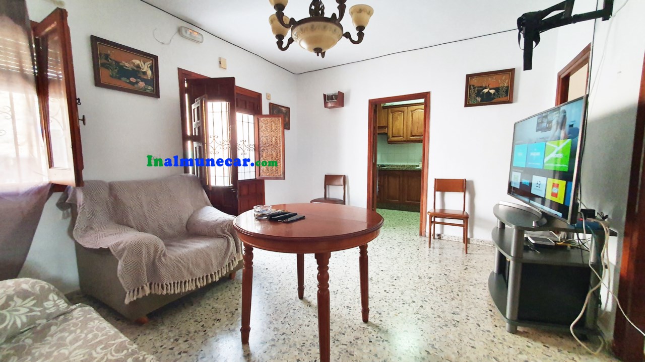 Excellent house for sale in the beautiful village of Otivar, Granada.