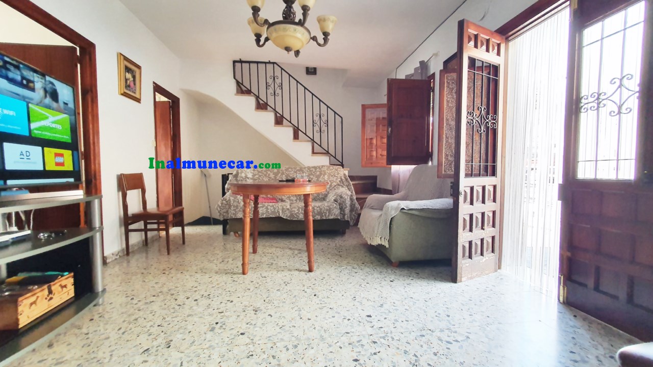 Excellent house for sale in the beautiful village of Otivar, Granada.