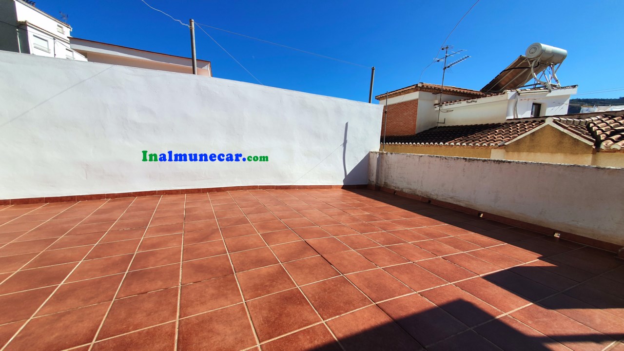 Excelente casa en venta en el bonito pueblo de Otivar, Granada.