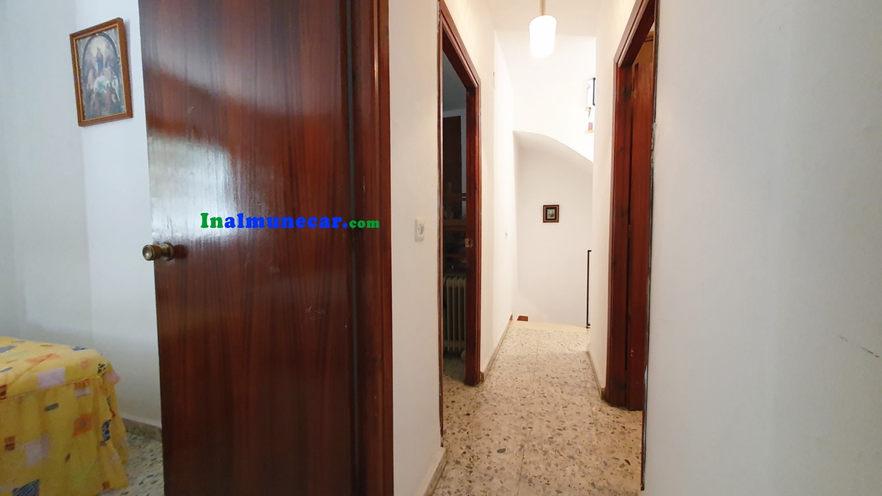 Excelente casa en venta en el bonito pueblo de Otivar, Granada.