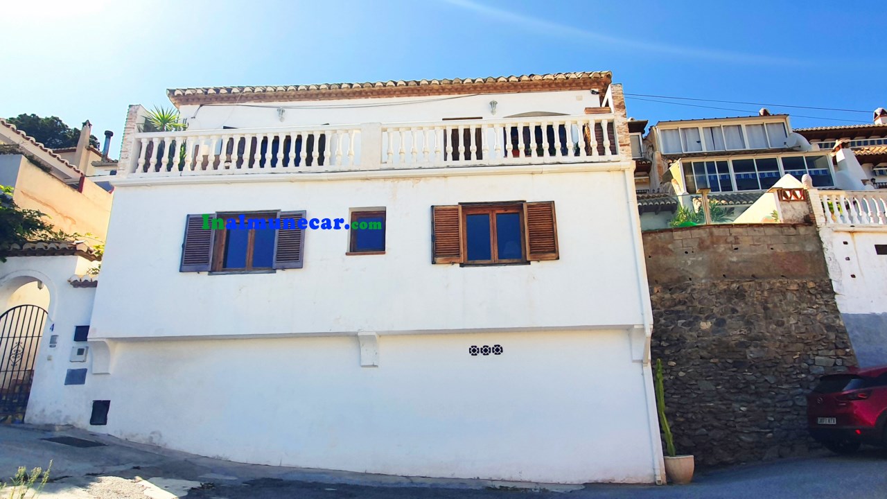 Beautiful house for sale in Almuñecar, Costa Tropical, with fantastic views.