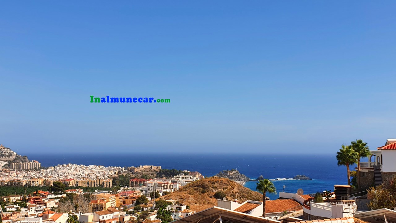 Beautiful house for sale in Almuñecar, Costa Tropical, with fantastic views.