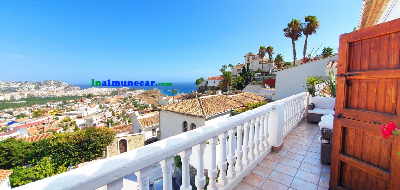 Beautiful house for sale in Almuñecar, Costa Tropical, with fantastic views.