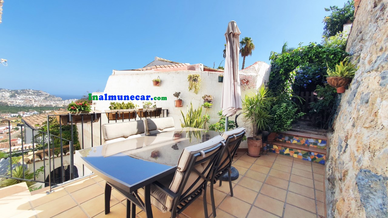 Beautiful house for sale in Almuñecar, Costa Tropical, with fantastic views.