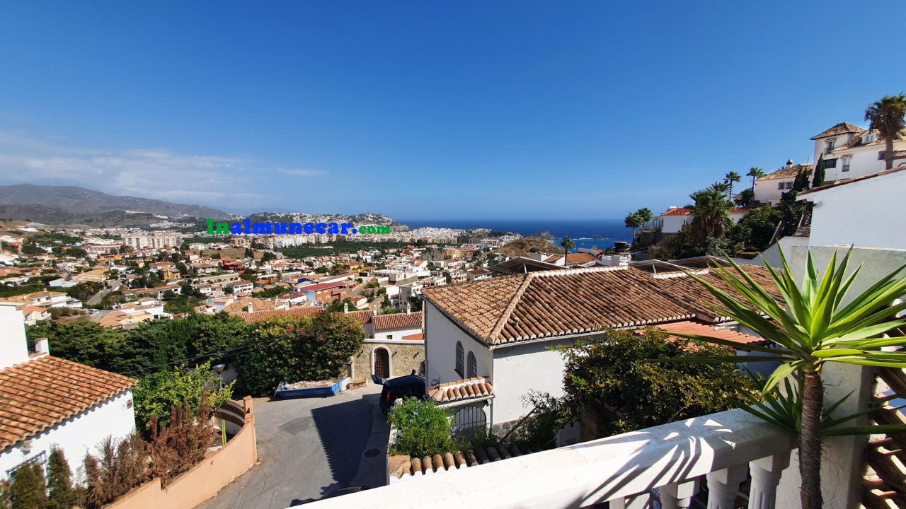 Beautiful house for sale in Almuñecar, Costa Tropical, with fantastic views.