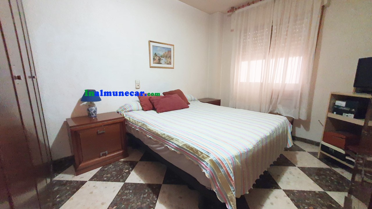 Central apartment for sale in Almuñecar very close to the beach