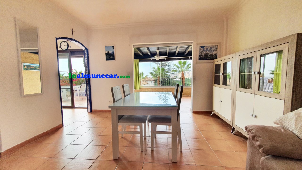 Appartement à vendre à Almuñécar, avec piscine commune, garage et une grande terrasse