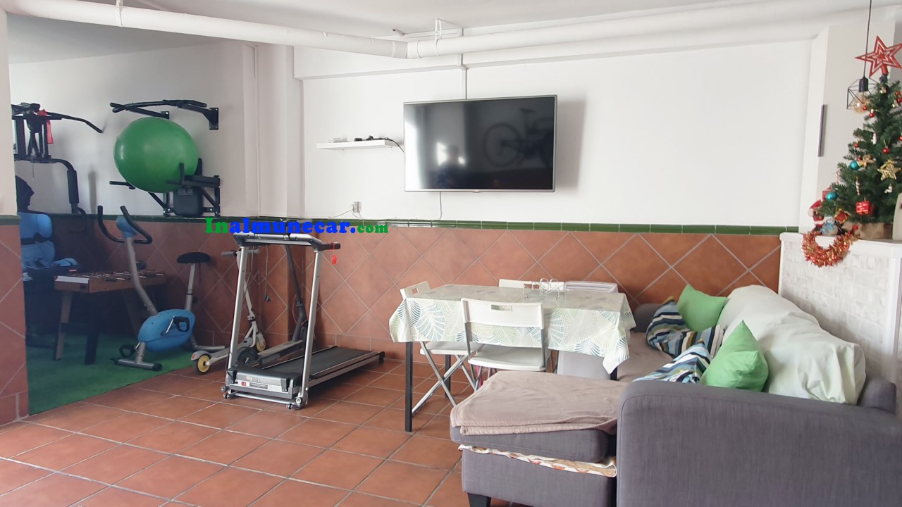 Fantastic townhouse for sale in Almuñecar, Velilla beach